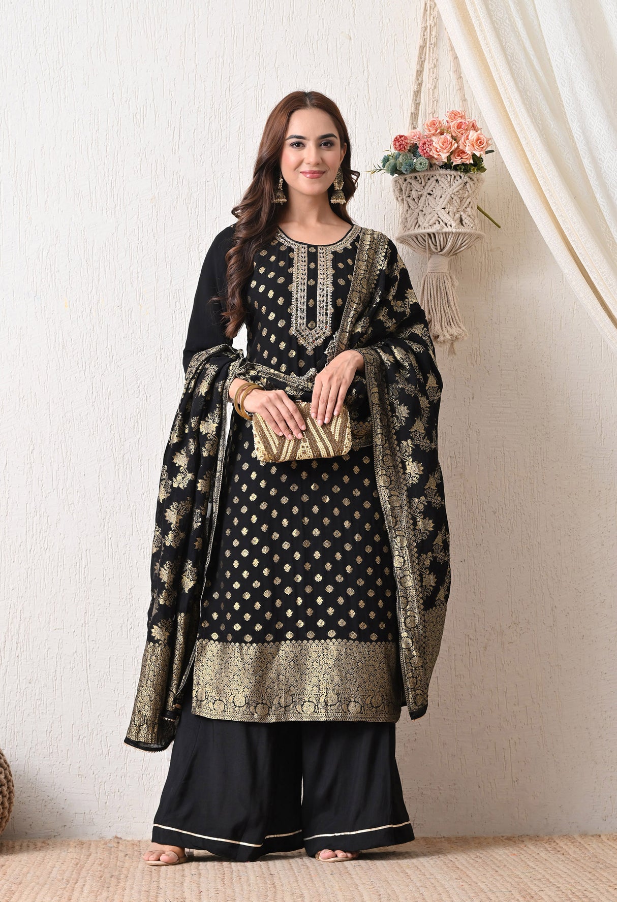 Raati Rangrez Suit Set