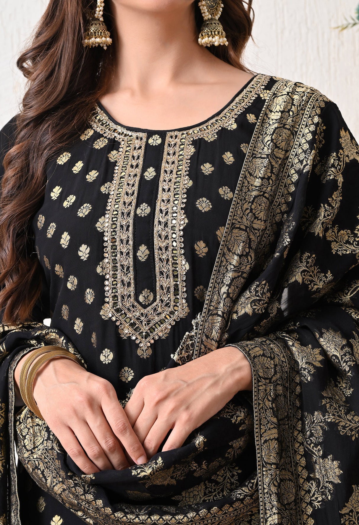 Raati Rangrez Suit Set