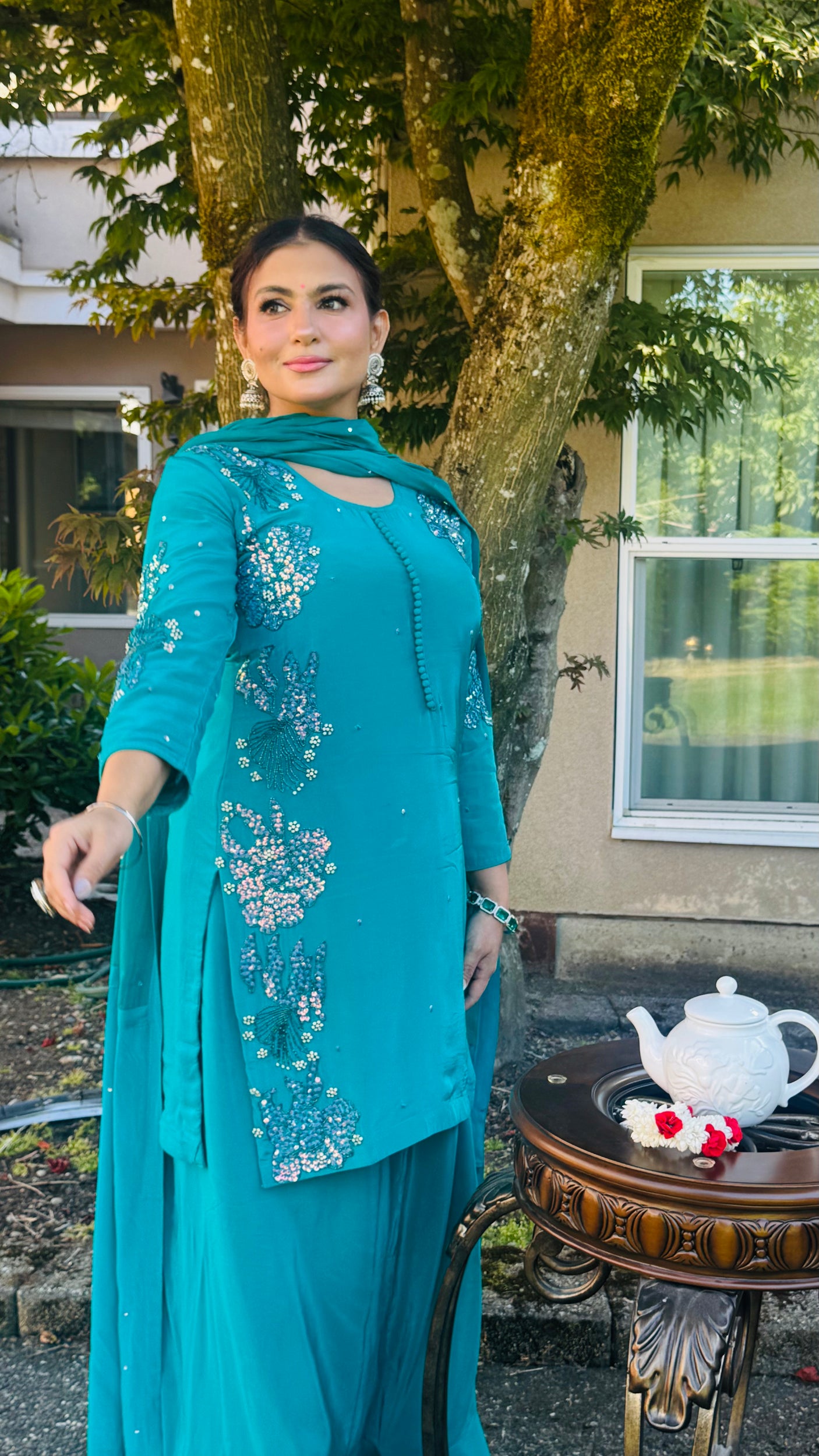 Roohani  farshi