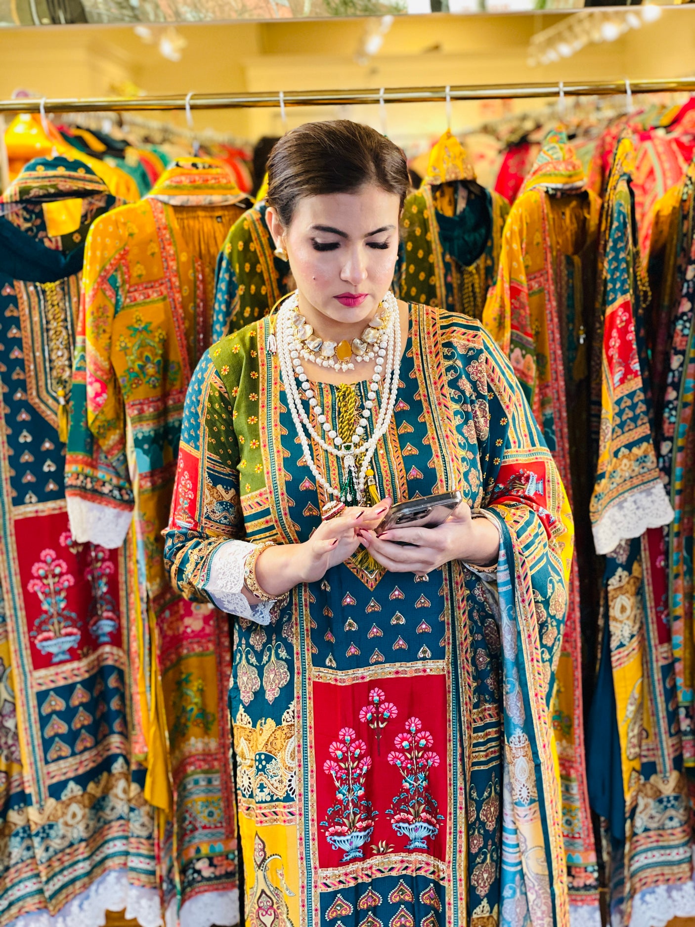Rang Reza suit