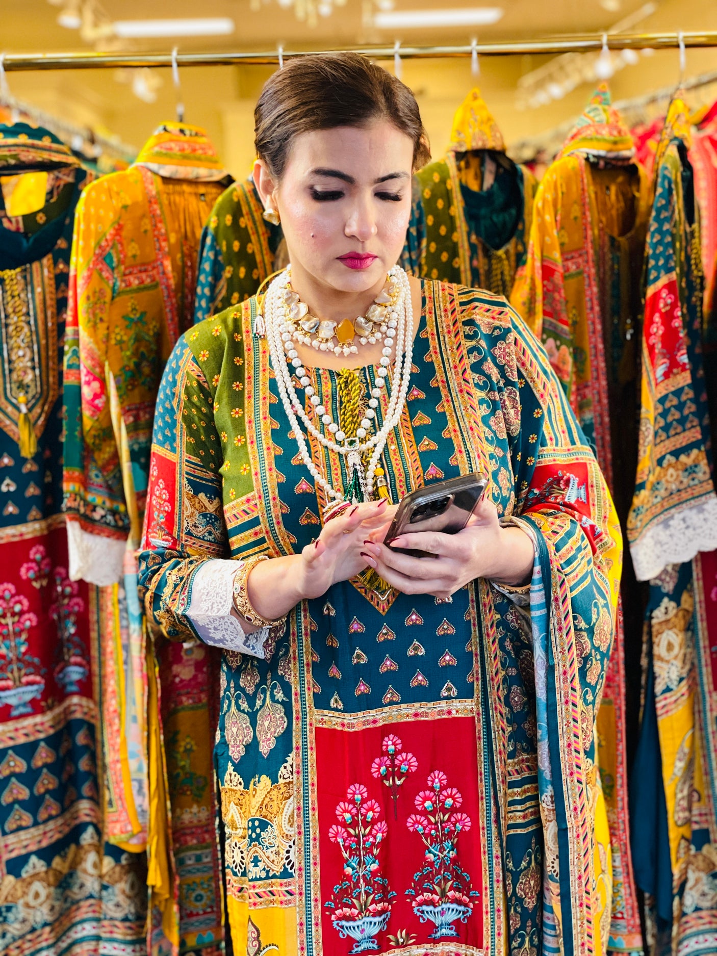 Rang Reza suit