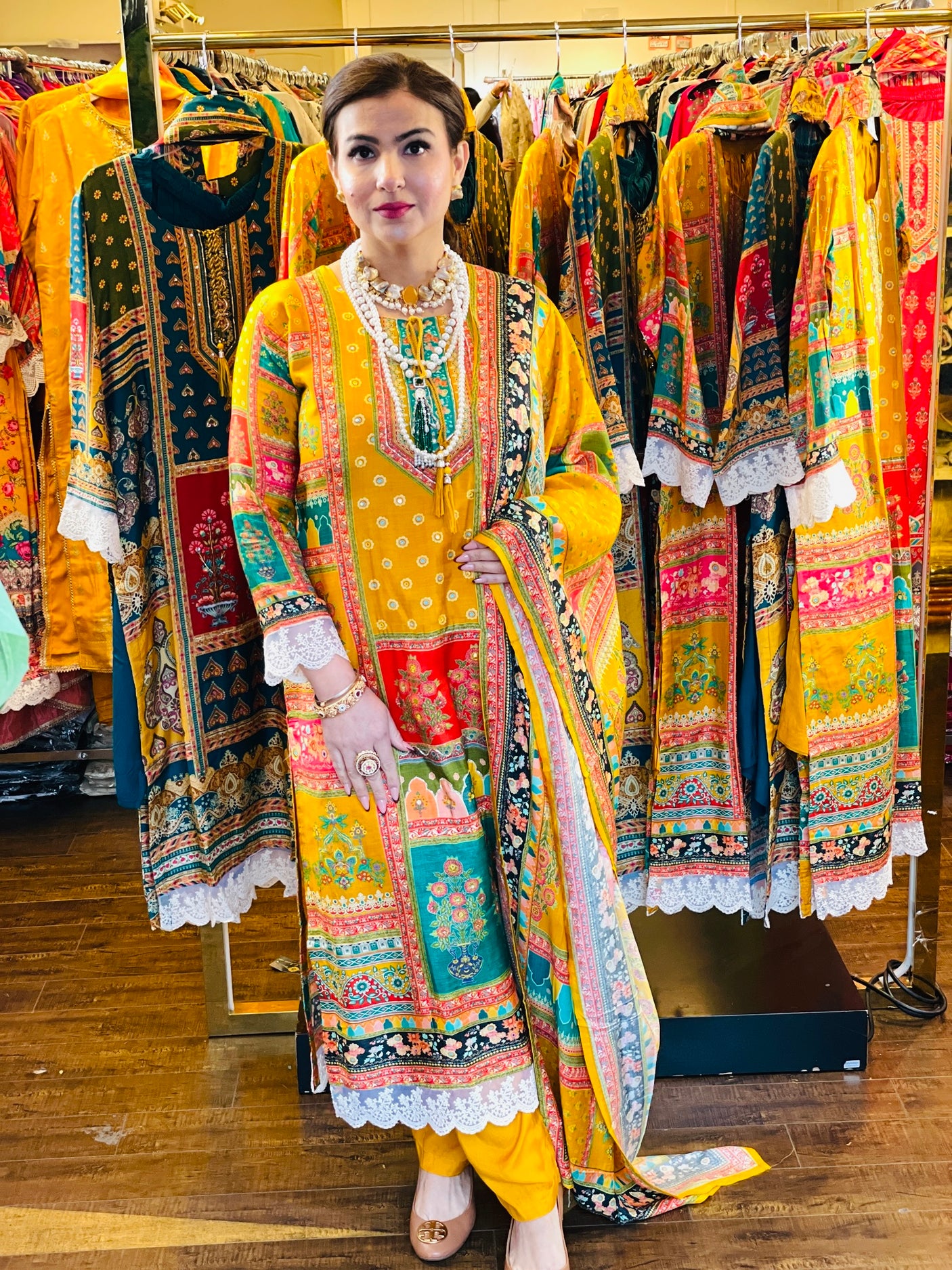 Rang Reza suit