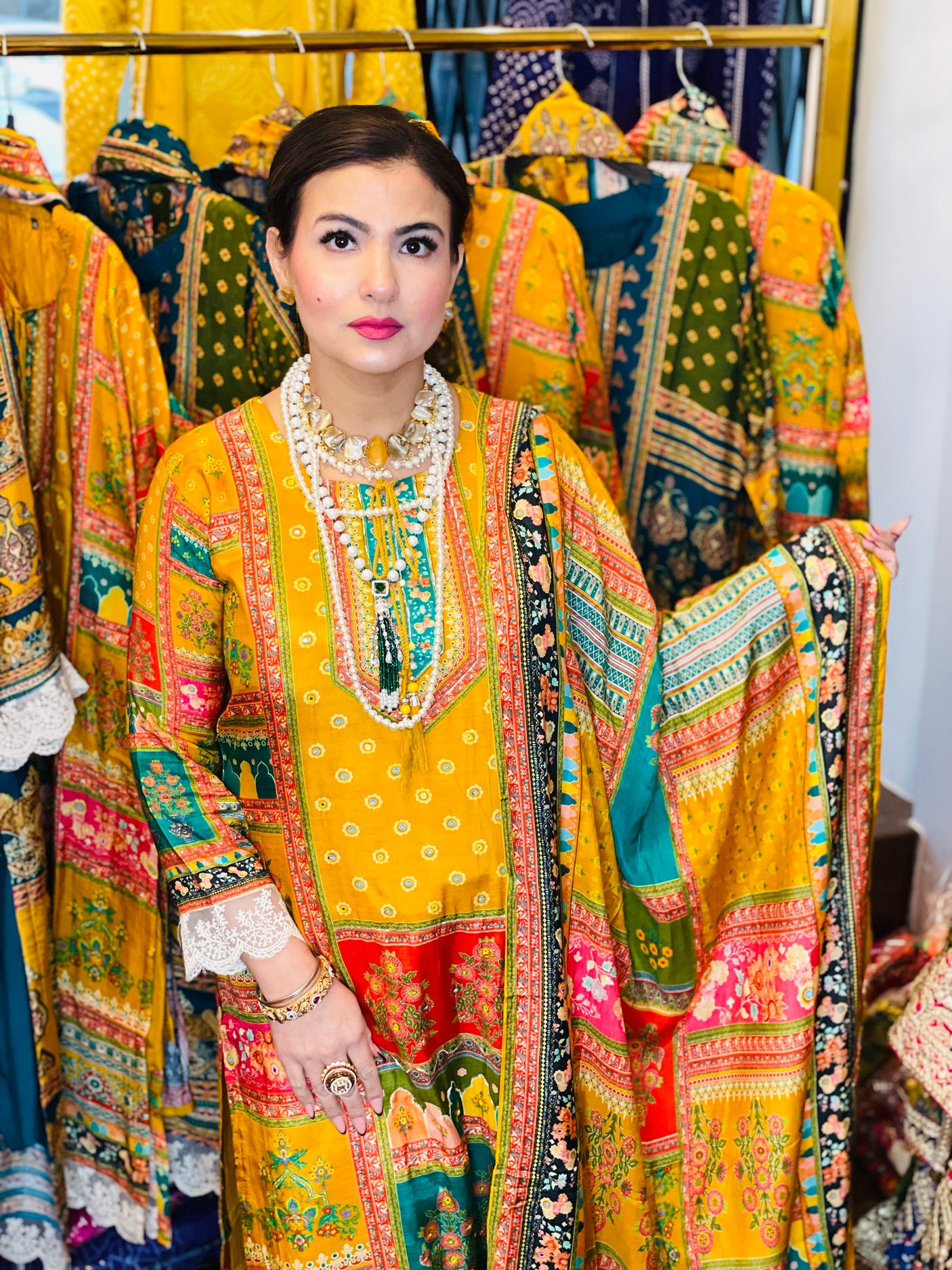 Rang Reza suit