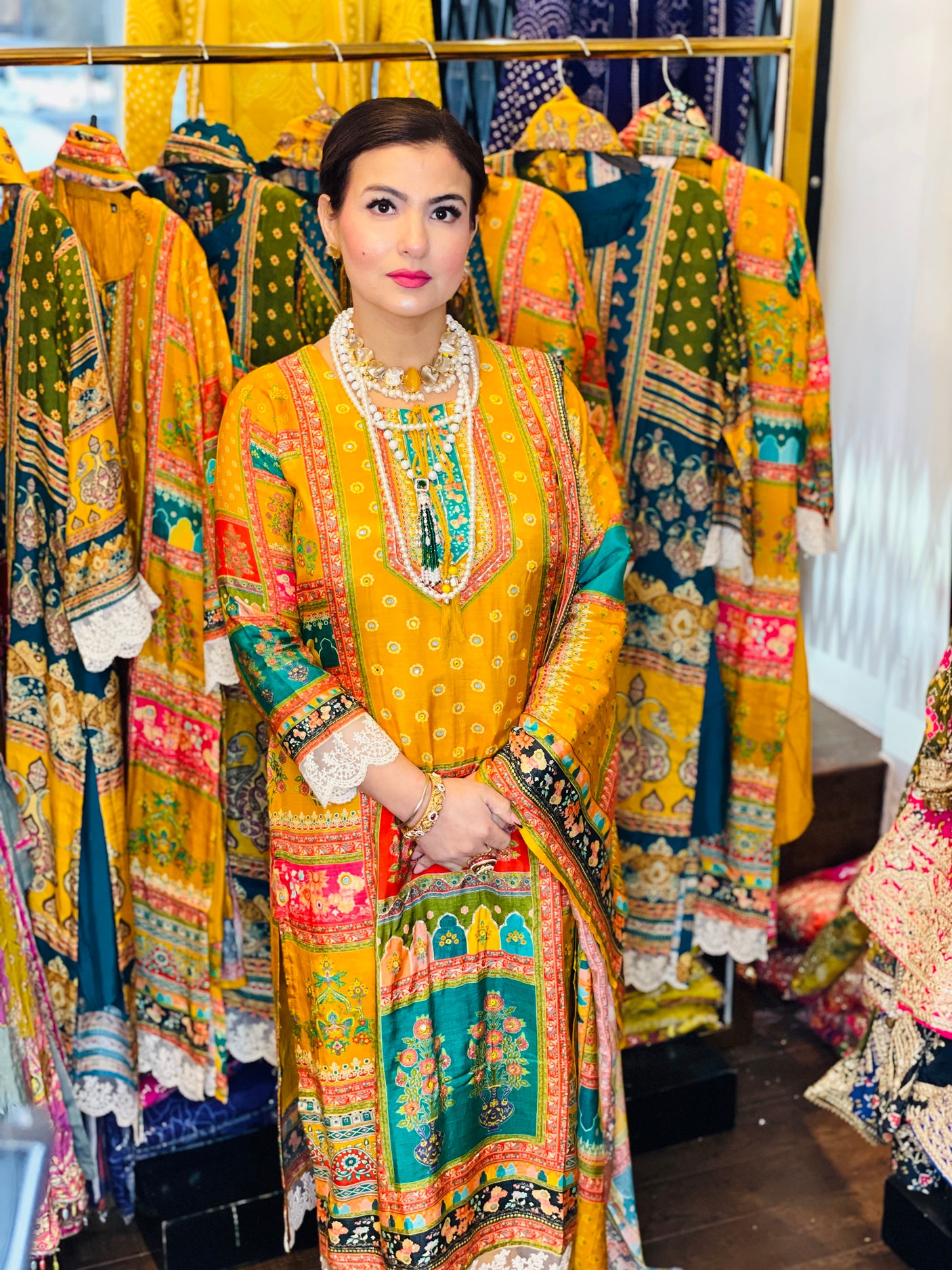 Rang Reza suit