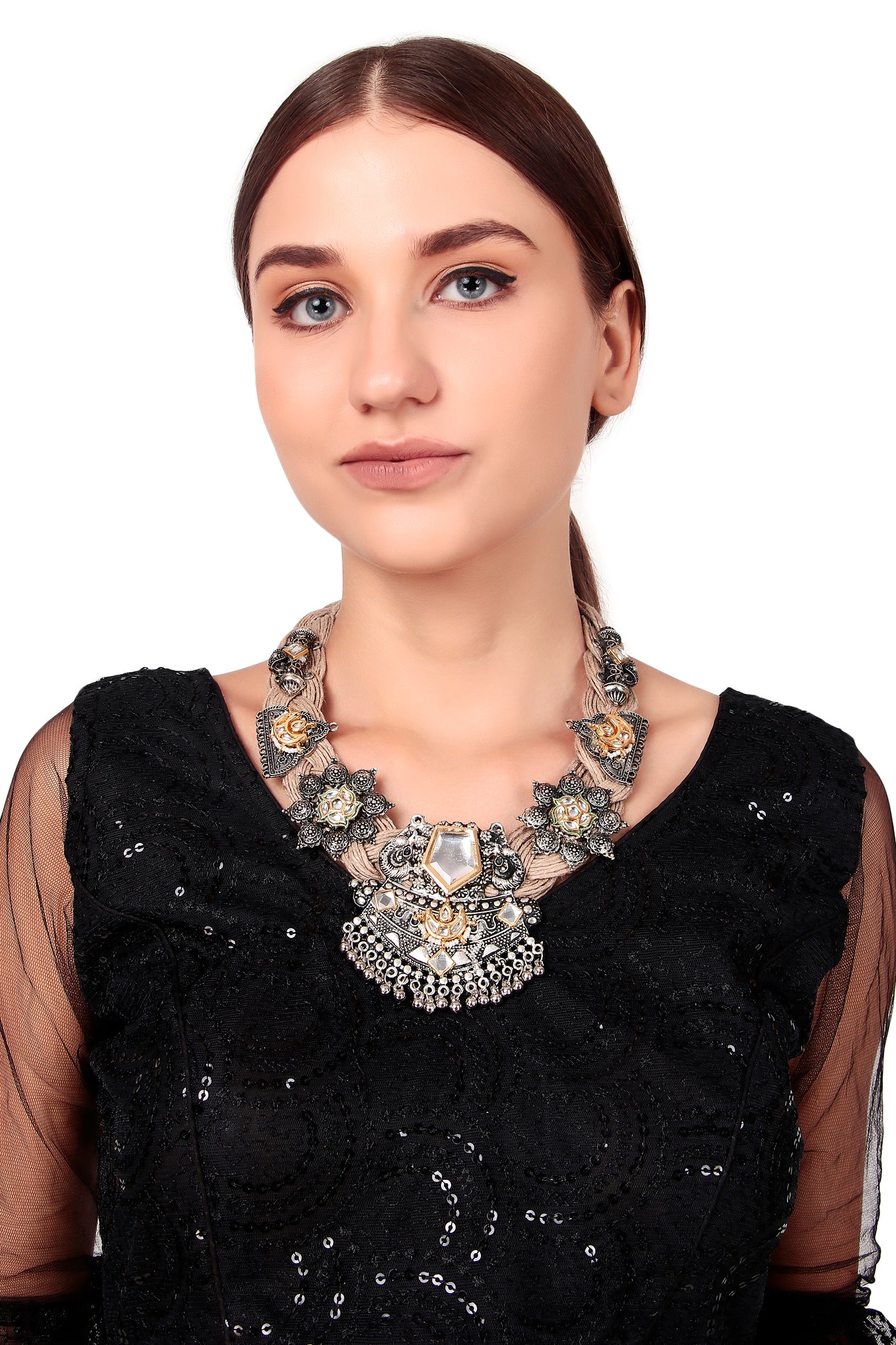 Natural Charm Jute Necklace