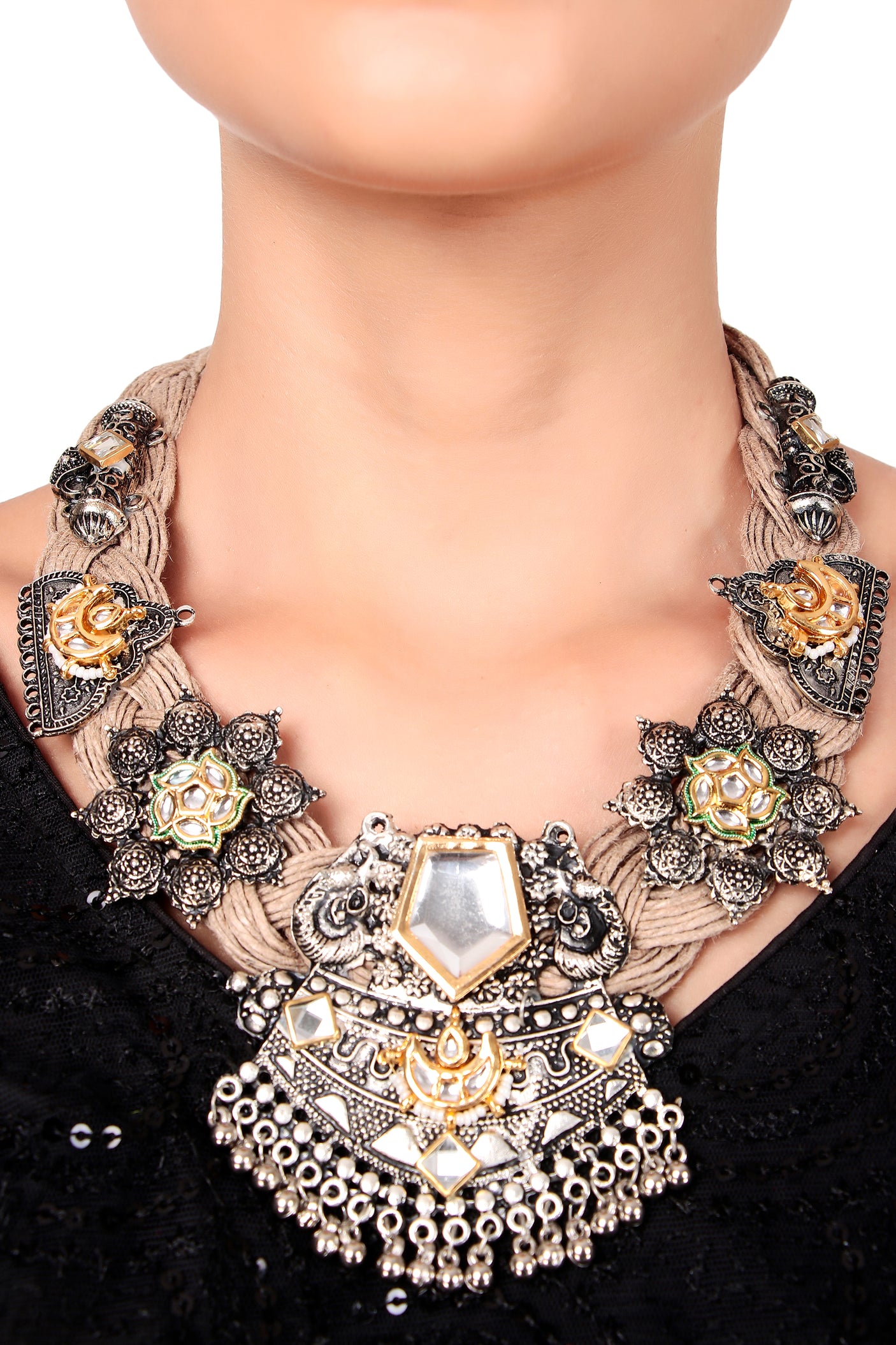 Natural Charm Jute Necklace