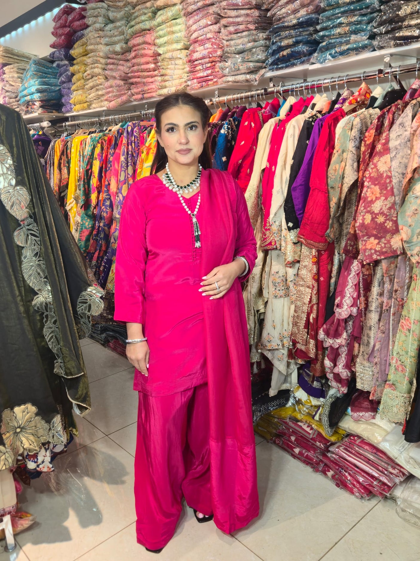 Farshi Hot Pink Disheen